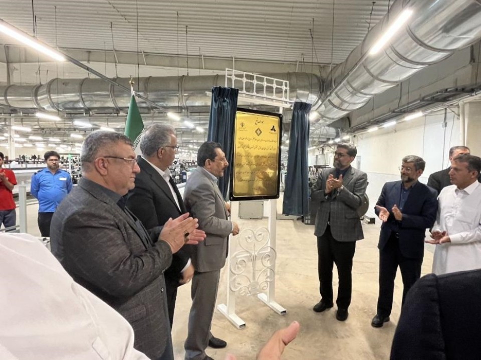 تار و پود بافت بلوچ در آغوش سرزمین نخل و آفتاب جان تازه یافت تار و پود بافت بلوچ در آغوش سرزمین نخل و آفتاب جان تازه یافت